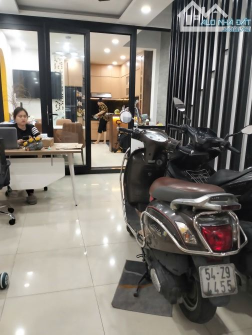 Nhà đẹp hẻm xe hơi 3 tầng BTCT đường Trịnh Đình Trọng phường Phú Trung quận Tân Phú - 9