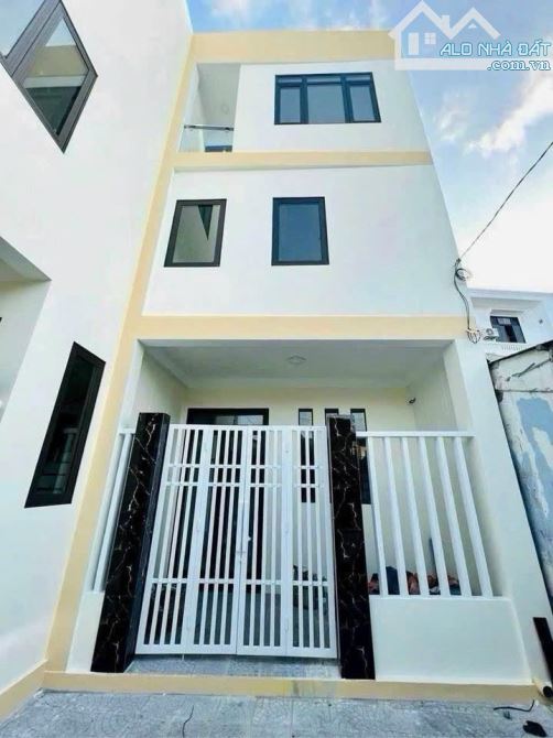 NHÀ 3 TẦNG TRẦN PHÚ, PHƯỜNG PHƯỚC VĨNH CÁCH ĐƯỜNG CHÍNH 30M 🏘️