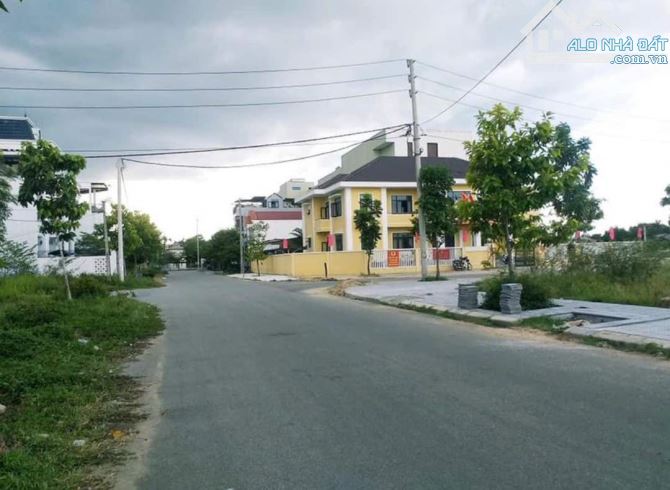 Đất KQH Kim Long Kẹp Mương Sau Lưng Trường THCS Nguyễn Hoàng