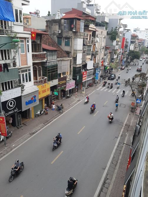Bán nhà mặt phố Bạch Mai DT 300m2, MT 7.5m, gần đầu phố Huế, Giá 68.9 tỷ