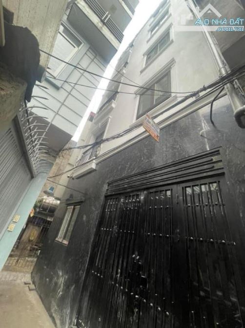 Bán nhà đệp ở ngay Hoàng Cầu Đống Đa. DT53m, 7 tầng 4 ngủ, MT7m Giá 11.3 tỷ