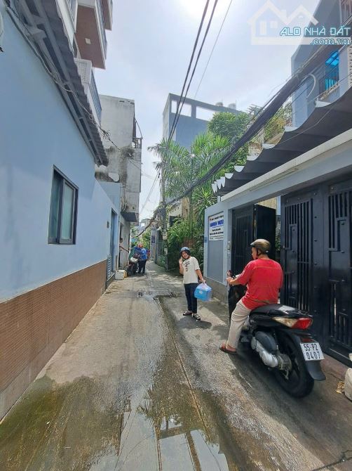 BT ngang 6m 1 lầu HxH Dương Quảng Hàm P6, cn 100m2, giá rẻ chỉ 12.5 tỷ TL