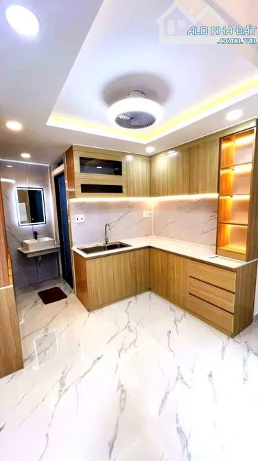 Quận 10 Lý Thái Tổ 30M2 Nhà 3 Tầng Ngang 5,05m_ 5 Tỷ 280