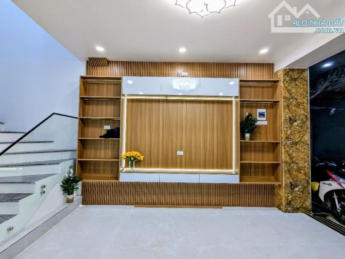 Siêu phẩm Nguyễn Phúc Lai, gara ô tô, phân lô, gần hô Hoàng Cầu, chào 15 tỷ 5 - 11