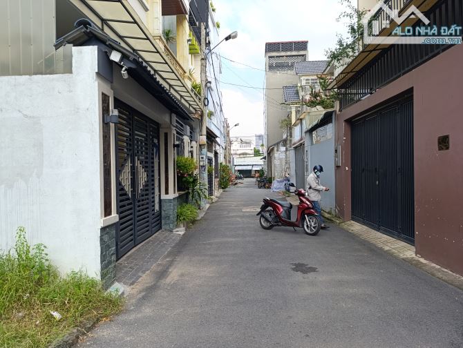NHÀ 2 MẶT TIỀN 11.6 x 9.7m, KHU PHÂN LÔ ĐỒNG BỘ NGAY MẶT TIỀN ĐƯỜNG SỐ 9, P. LINH TÂY, THỦ - 1
