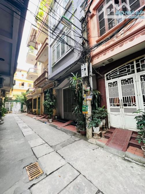 Kim Ngưu - Phân lô oto, 50m ra mặt phố - 45m*5T - 13.1Tỷ - Không đăng ảo - 1