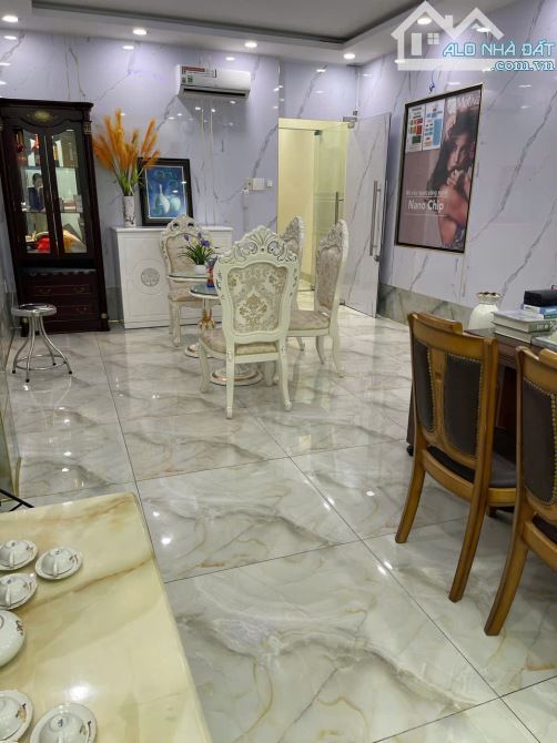 Bán Nhà Mặt Tiền 531C Cách Mạng Tháng 8 DT 4,2x22 Ngay Tô Hiến Thành 7 tầng chỉ 29,5 Tỷ - 1