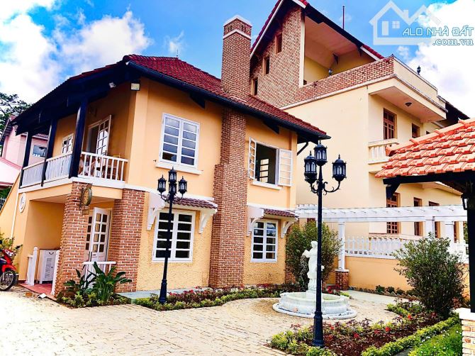 Thiếu người quản lý gia đình bán villa cổ view cực đẹp Khe Sanh P10 Đà Lạt 621m2 42 tỷ - 1