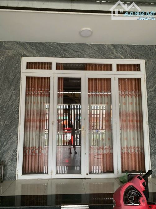 NHÀ 2 TẦNG MẶT TIỀN ĐƯỜNG NHỰA 12M GẦN CHỢ HÓC MÔN, 170M2, VỪA Ở VỪA KINH DOANH -7.3 TỶ TL - 12