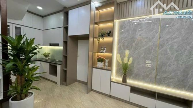 Bán gấp 67m2 giá 10.7 tỷ phân lô ô tô vào nhà, kinh doanh, tại Hoàng Văn Thái Thanh xuân. - 2