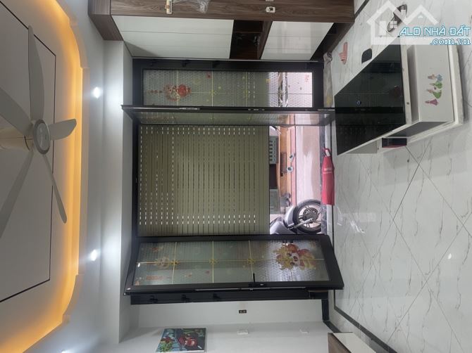 Bán nhà Cổ Nhuế - Bắc Từ Liêm 32m2, 5 tầng MT 4,2m. Ngõ nông - gần ô tô - ở luôn 6.1 tỷ - 2