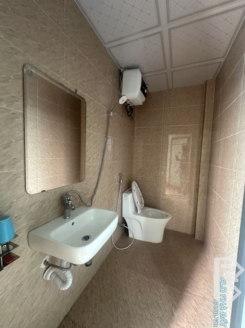 Cần bán nhà nghỉ đang kinh doanh dòng tiền ổn định, dt 214m2* 4tầng, khu tdc Vườn Hồng - 2