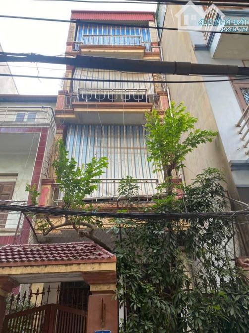 Cho thuê nhà Nguyễn Lân 13triệu - 2