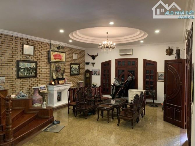 Bán siêu Biệt Thự Cầu Giấy, 250m2 khu phân lô oto tránh vỉa hè - 2