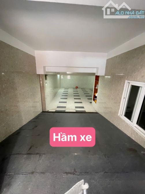 bán biệt thự 2 MT khu Phan Xích Long DT 10x16 hầm 6 lầu giá net 46 tỷ - 30