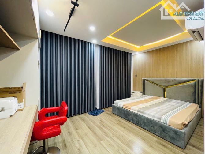 Nhà 7 tầng thiết kế hiện đại gần biển . Có thang máy đầy đủ - 3
