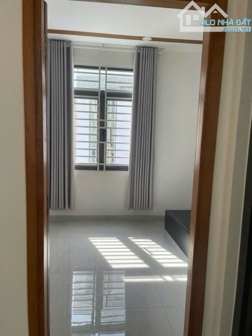 Nhà 3 tầng đường TTN (TCH10 cũ), phường TCH, Q12, dt 80,3m2 (5,4mx15,8m). Đường 13m, 8,2t - 3