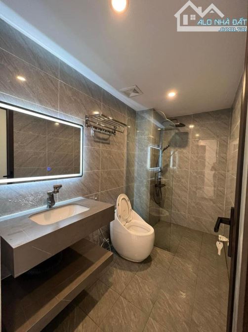 Bán nhà đệp ở ngay Hoàng Cầu Đống Đa. DT53m, 7 tầng 4 ngủ, MT7m Giá 11.3 tỷ - 4
