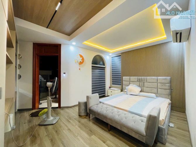 Nhà 7 tầng thiết kế hiện đại gần biển . Có thang máy đầy đủ - 4