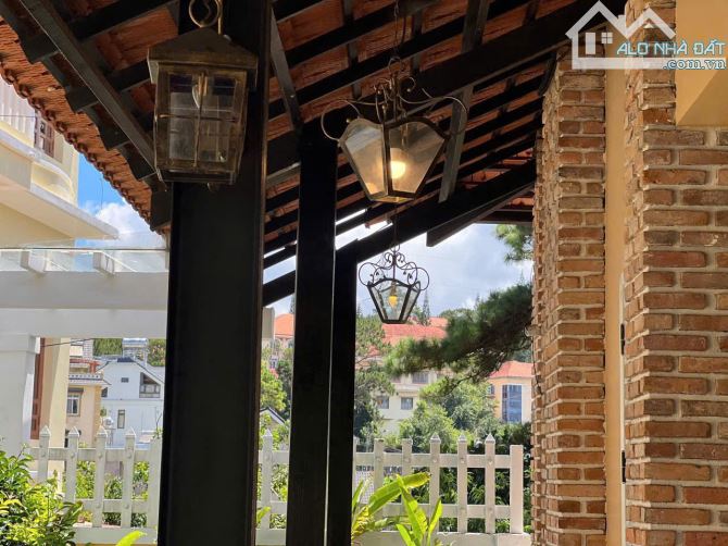 Thiếu người quản lý gia đình bán villa cổ view cực đẹp Khe Sanh P10 Đà Lạt 621m2 42 tỷ - 4