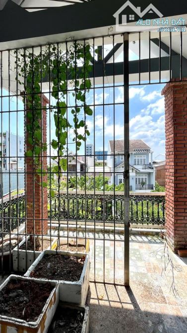 BÁN ĐẤT TẶNG 🏠 4 TẦNG MẶT TIỀN TRẦN VĂN DƯ - GẦN CHỢ BẮC MỸ AN -BIỂN MỸ KHÊ/ NhỈNH 10TỶ - 4