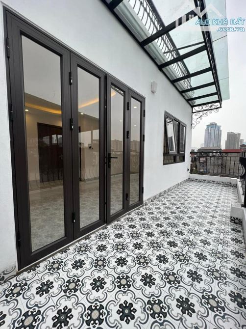 Bán nhà đệp ở ngay Hoàng Cầu Đống Đa. DT53m, 7 tầng 4 ngủ, MT7m Giá 11.3 tỷ - 5