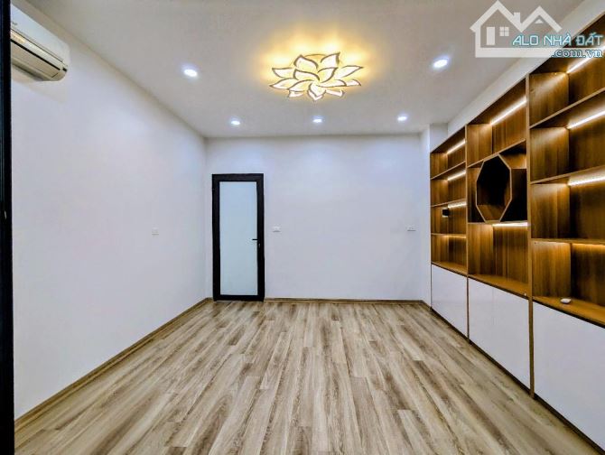 Siêu phẩm Nguyễn Phúc Lai, gara ô tô, phân lô, gần hô Hoàng Cầu, chào 15 tỷ 5 - 5