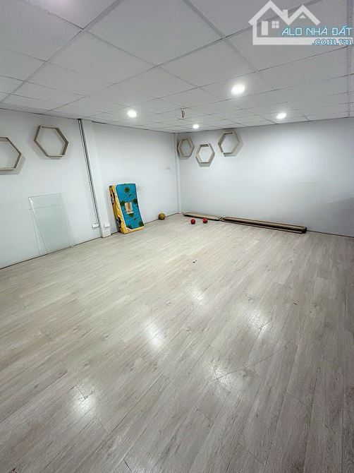 CHO THUÊ NHÀ 111,6M2, 3PN, ĐIỆN 3 PHA– HẺM 6M GIÁ RẺ ĐƯỜNG SỐ 8, P.BÌNH HƯNG HÒA, BÌNH TÂN - 5