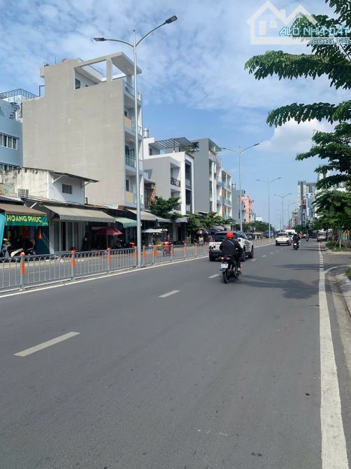 Bán Nhà Ngang 6m - Ngay Trung Tâm Thương Mại Parc Mall Quận 8 nhỉnh 18 tỷ - 6