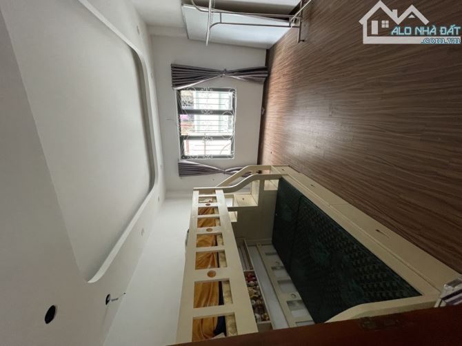 Bán nhà Cổ Nhuế - Bắc Từ Liêm 32m2, 5 tầng MT 4,2m. Ngõ nông - gần ô tô - ở luôn 6.1 tỷ - 8