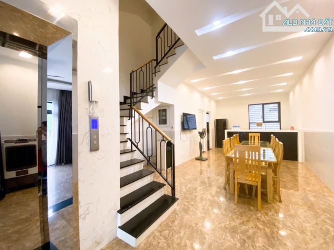 Mặt Tiền Sơn Trà - Sát Bên Biển - Toàn Khách Sạn Villa - 5 Tầng 6 Phòng