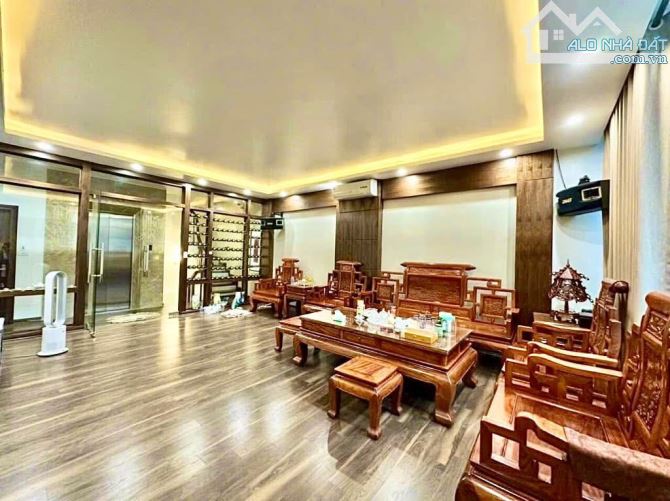 Hoa hậu Hoàng Cầu, ngõ thông rộng, sát ô tô, nhà thoáng đẹp, 7T thang máy, sổ đẹp, 52m2