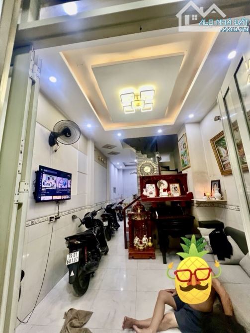 Bán Nhà Đường Phan Đình Thông - Giáp Quận 6 - Ngang 4.5m - Nhà 3 Tầng - Chỉ nhỉnh 4 tỷ.