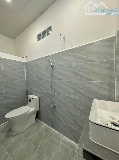 Nhà ngon Huỳnh Tấn Phát, Quận 7, gần 40 M2, 2 tầng , nhỉnh 4 Tỷ