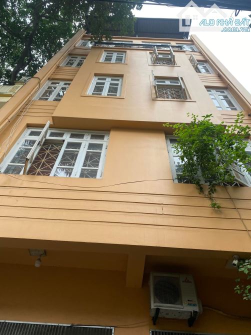 Nhà đệp Cầu Giấy. Sổ A4 76m, 6 tầng, MT6m3 Giá 12.7 tỷ Ô tô tránh Vừa ở vừa kinh doanh