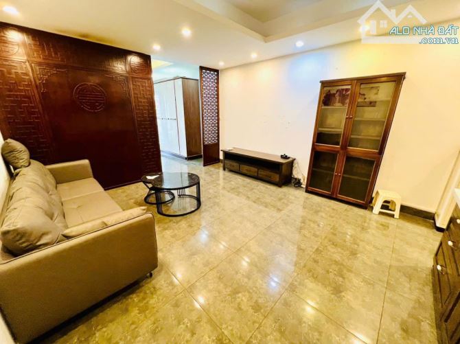 [hot] Bán Căn hộ CC Giảng Võ,72m2, Giá 4.4 tỷ,Ô tô, Thang Máy.