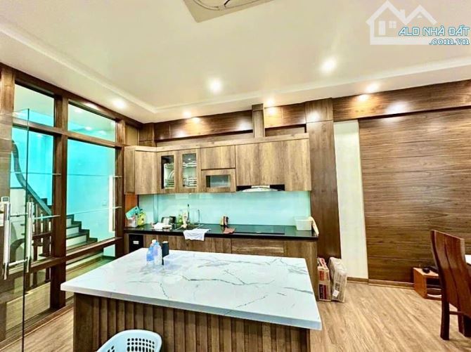 Hoa hậu Hoàng Cầu, ngõ thông rộng, sát ô tô, nhà thoáng đẹp, 7T thang máy, sổ đẹp, 52m2 - 1