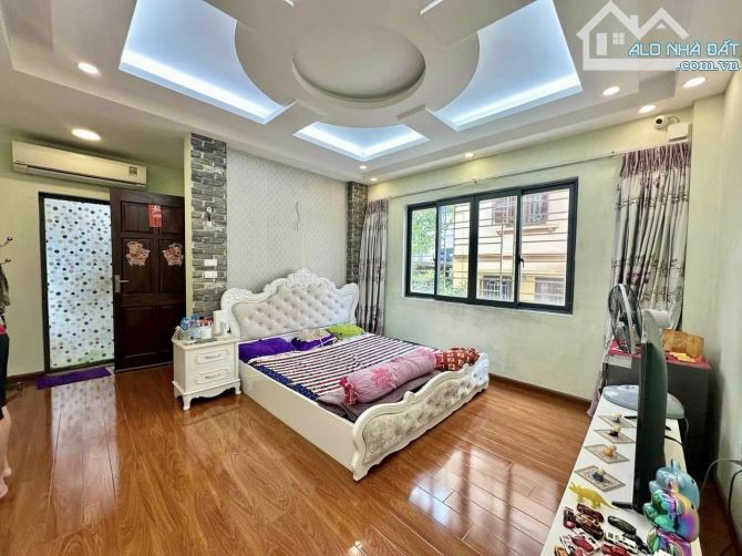 BÁN NHÀ ĐÊ TRẦN KHÁT CHÂN HAI BÀ TRƯNG 47M2 5 TẦNG 2 THOÁNG NHÀ CỰC ĐẸP Ở LUÔN 6 TỶ - 1