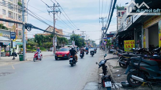 Bán đất biệt thự dự án Cty Thái Dương Đường Nguyễn Duy Trinh Quận 2 (210m2) 140.5 tr/m2 - 1