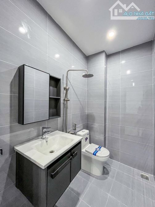 NHÀ TRỆT LỮNG (GẦN CÂY XĂNG SỐ 9) Đ.NGUYỄN VĂN LINH - P.LONG TUYỀN - Q.BÌNH THUỶ, CT - 15