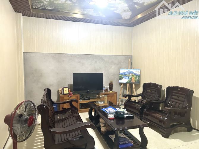 Bán nhà Nguyễn Tri Phương, Hải Châu, vị trí kinh doanh tốt, 4 tầng kiên cố - 2