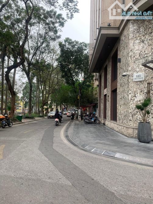 ⭐️BÁN GẤP NHÀ PHỐ TRÚC BẠCH 180m2, MT 11m, VIEW ĐẸP GIÁ 40 TỈ CÓ THƯƠNG LƯỢNG. - 2