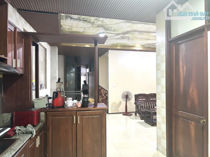 Bán nhà Nguyễn Tri Phương, Hải Châu, vị trí kinh doanh tốt, 4 tầng kiên cố - 3