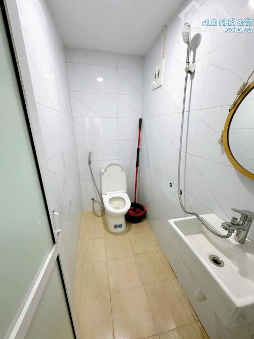 NHỈNH 2 TỶ - TẬP THỂ 60M 2 TẦNG TRUNG TÂM HAI BÀ TRƯNG - 2 NGỦ 2 WC KHÉP KÍN - SĐCC - 3