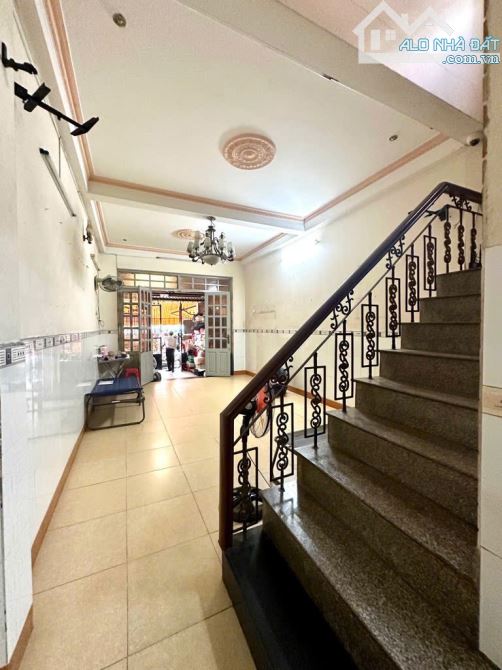 Nhà 2 tầng mặt tiền đường chợ Lạc Quang phường TTN, Q12, dt 81,6m2 (4mx20m). Giá 8,5Tỷ - 3
