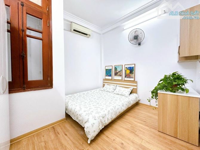 BÁN NHÀ DV ĐÌNH THÔN 10 PHÒNG KHÉP KÍN CAO CẤP-DT 700tr/năm-DT 40m.5 Tầng.MT 4m .Giá 8,6 ỷ - 3