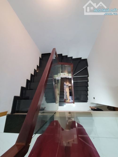 Bán Nhà Đường Phan Đình Thông - Giáp Quận 6 - Ngang 4.5m - Nhà 3 Tầng - Chỉ nhỉnh 4 tỷ. - 3