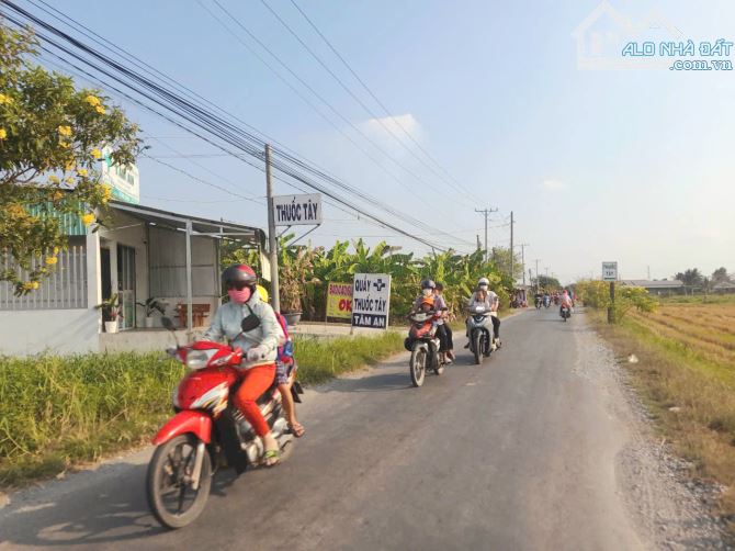 Hàng ngộp, 1000m² đất có 235m² thổ cư view kênh chỉ 1.65 tỷ - 3