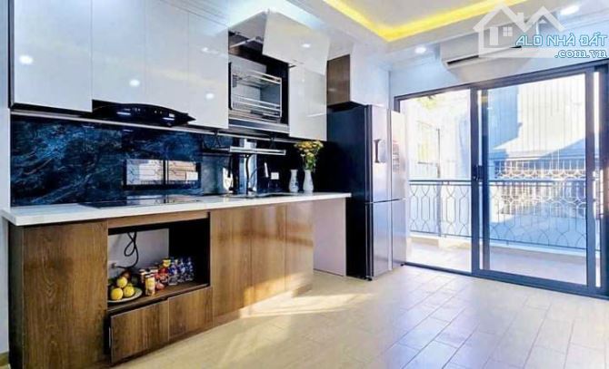 BÁN NHÀ TÂN MAI 40m2*6T THANG MÁY GIÁ 10,2 TỶ Ô TÔ 10M - 3