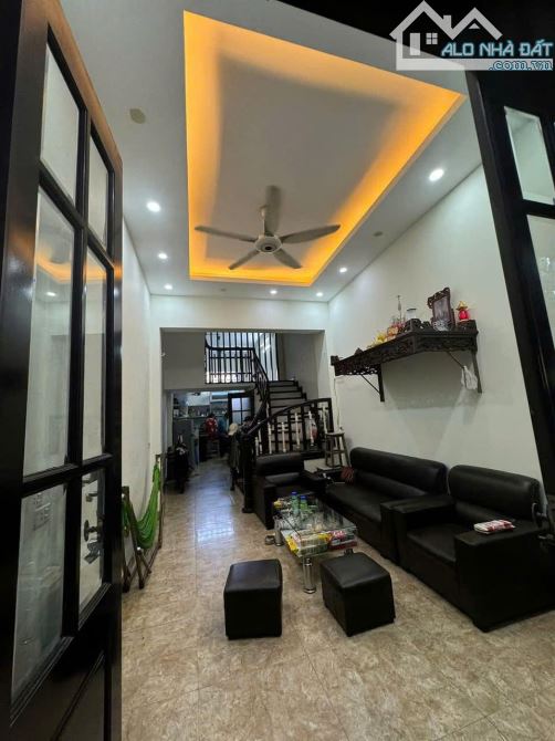 🏠🏠🏠NHÀ CŨ NHƯNG CHẮC CHẮN THÊM NƯỚC SƠN ĐẸP LONG LANH, NGÕ RỘNG NHÀ 2 THOÁNG TRƯỚC SAU, - 3